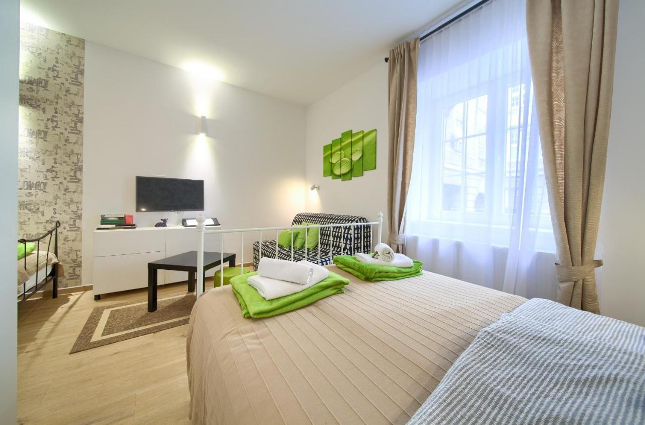 Logo Apartments 5 Min Walk To Main Square Zagreb Exteriör bild